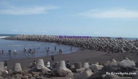 Read more about the article Pantai Glagah Kulonprogo Keindahan pantai dengan pemecah Ombak
