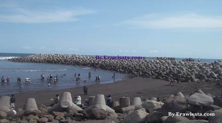 Read more about the article Pantai Glagah Kulonprogo Keindahan pantai dengan pemecah Ombak
